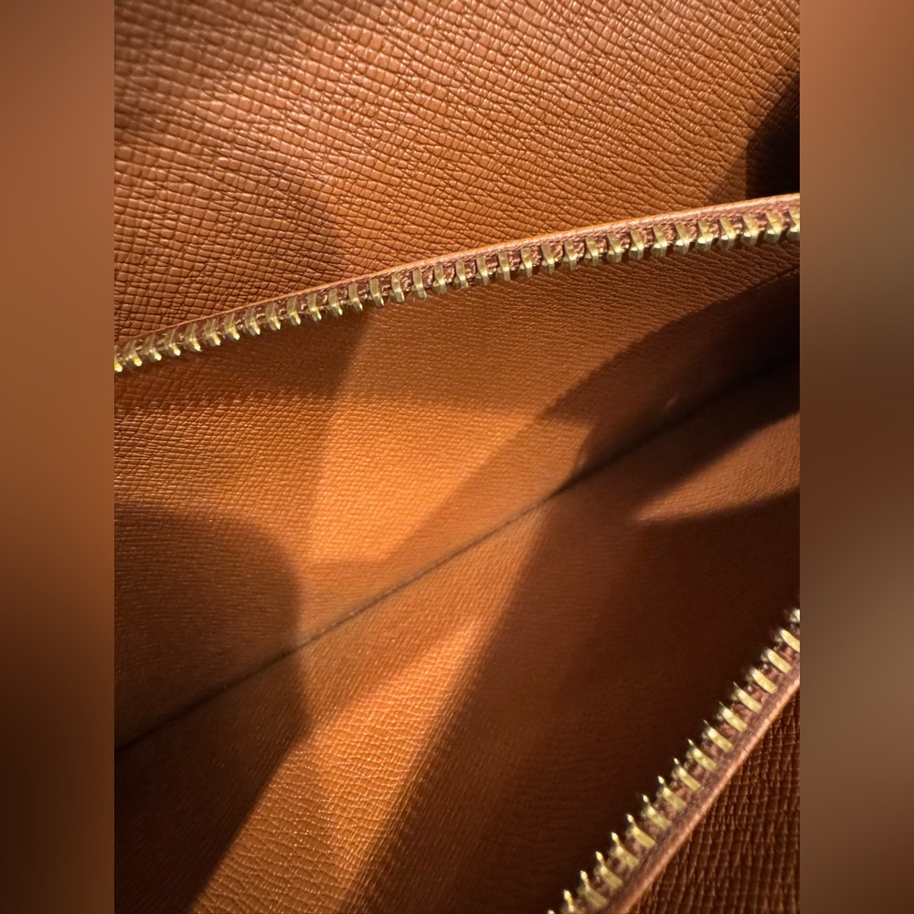 Louis Vuitton Brown Monogram Sarah Wallet-Authentic-Comes with COA, box-dust bag - Picture 10 of 12